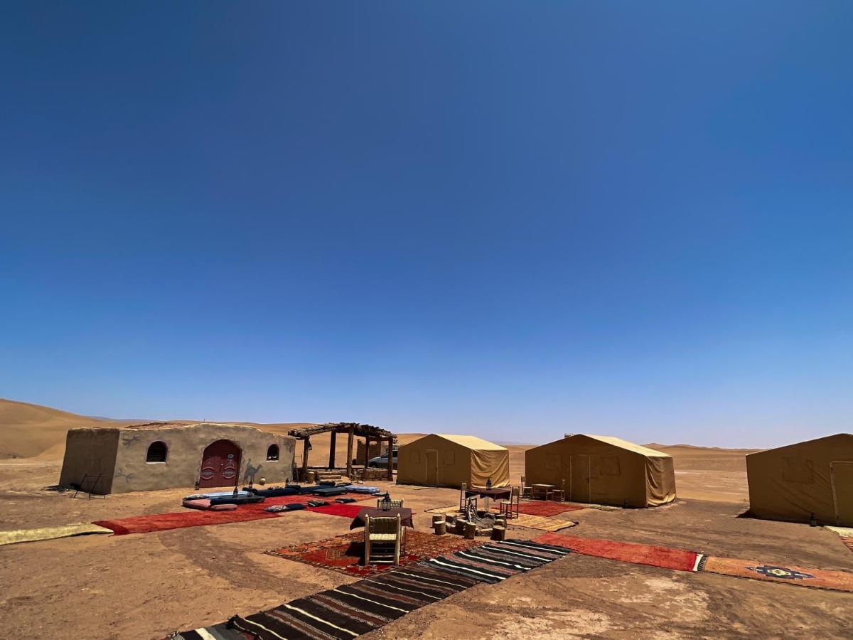 מלון Bivouac Les Nomades & Foum Zguid To Chegaga Tours מראה חיצוני תמונה